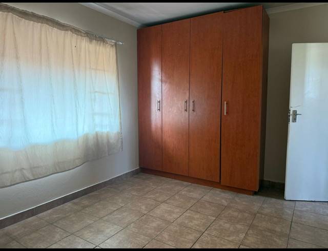 2 BEDROOM APARTMENT FOR SALE IN RUSTENBURG CENTRAL